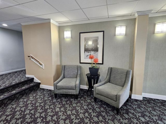 55 Broadlawn Park 16B, Boston, MA 02467