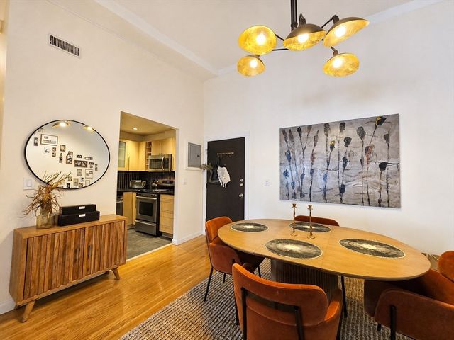 55 Broadlawn Park 16B, Boston, MA 02467