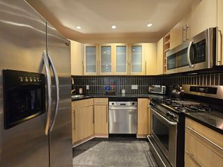 55 Broadlawn Park 16B, Boston, MA 02467