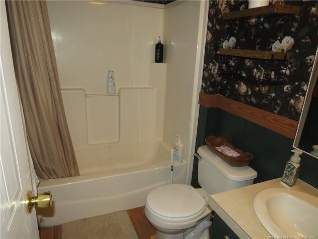 85 Country Walk Lane, Sanford, NC 27332