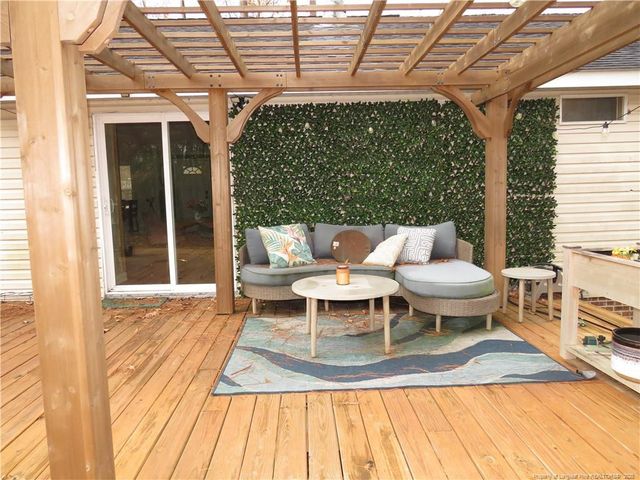 85 Country Walk Lane, Sanford, NC 27332