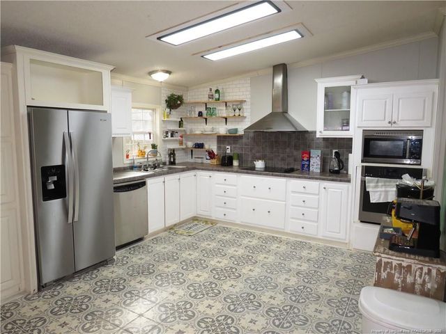 85 Country Walk Lane, Sanford, NC 27332