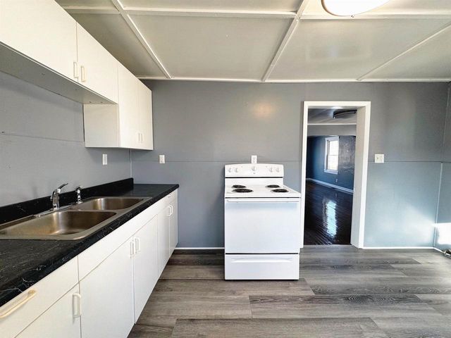 705 11TH AVENUE, Menominee, MI 49858