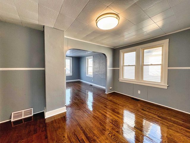 705 11TH AVENUE, Menominee, MI 49858