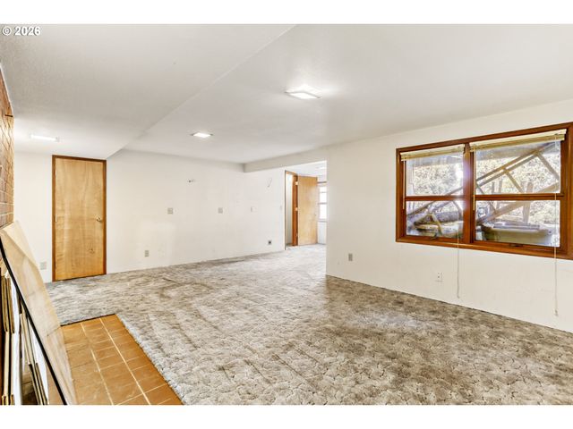 16659 Se POWELL Blvd, Portland, OR 97236