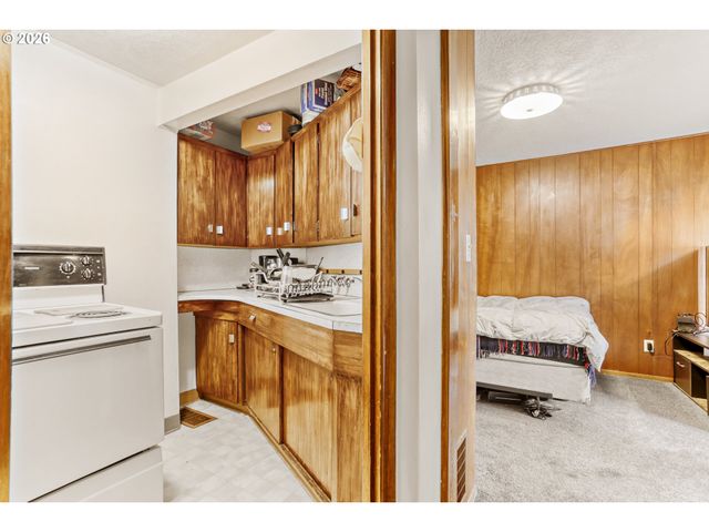 16659 Se POWELL Blvd, Portland, OR 97236