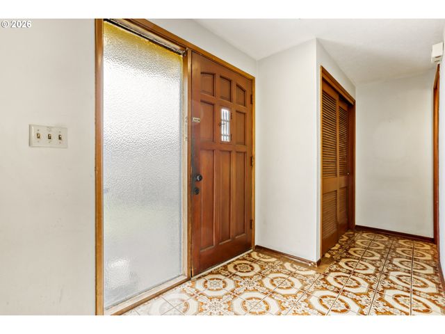 16659 Se POWELL Blvd, Portland, OR 97236