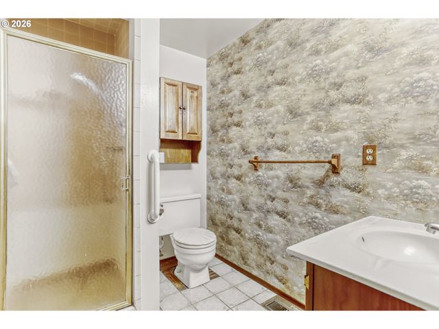 16659 Se POWELL Blvd, Portland, OR 97236