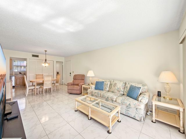 352 Lake Frances Drive, West Palm Beach, FL 33411