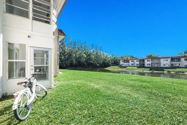 352 Lake Frances Drive, West Palm Beach, FL 33411