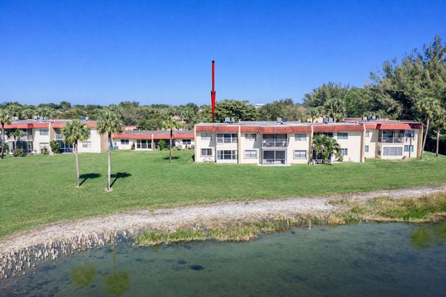 352 Lake Frances Drive, West Palm Beach, FL 33411