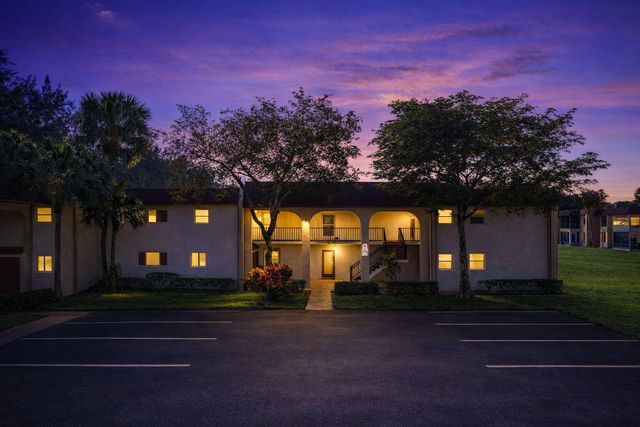 352 Lake Frances Drive, West Palm Beach, FL 33411