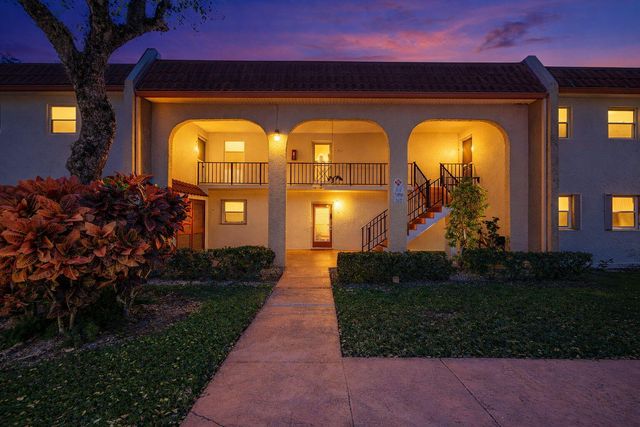 352 Lake Frances Drive, West Palm Beach, FL 33411