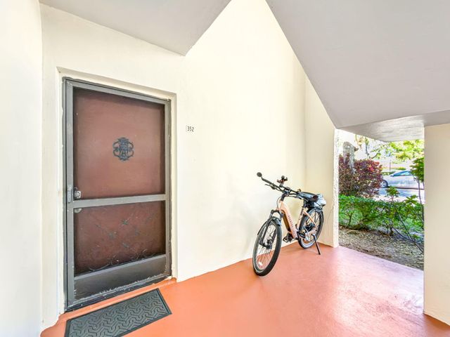 352 Lake Frances Drive, West Palm Beach, FL 33411