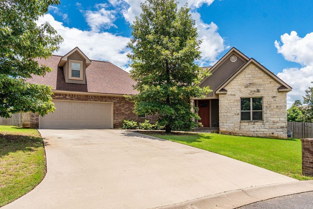 113 Winter Oak Place, Hot Springs, AR 71913