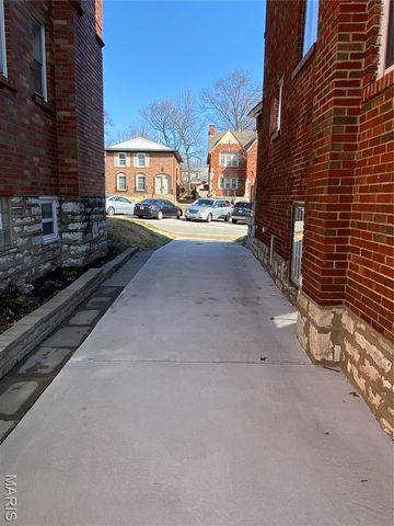 7354 Balson Avenue, University City, MO 63130