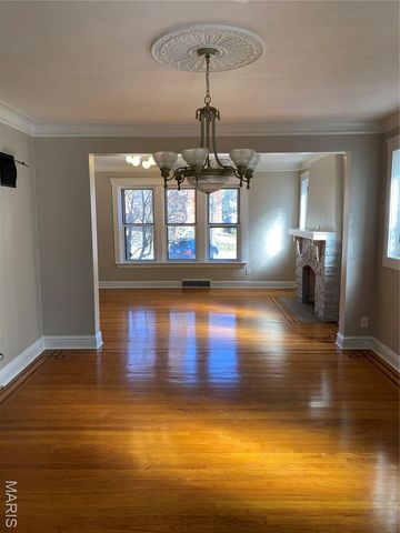 7354 Balson Avenue, University City, MO 63130