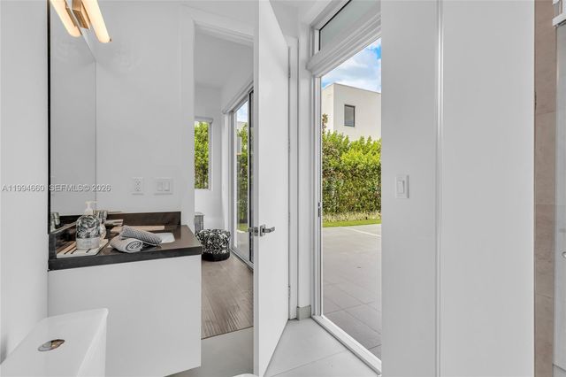 16631 Sunset Way, Weston, FL 33326