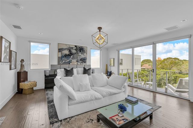 16631 Sunset Way, Weston, FL 33326