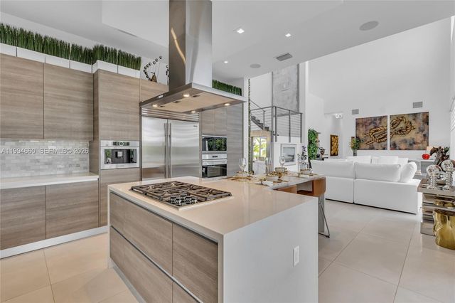 16631 Sunset Way, Weston, FL 33326
