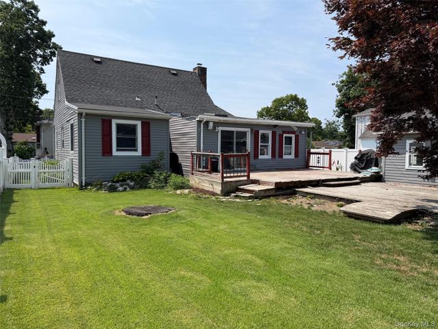 300 Beachview Street, Copiague, NY 11726
