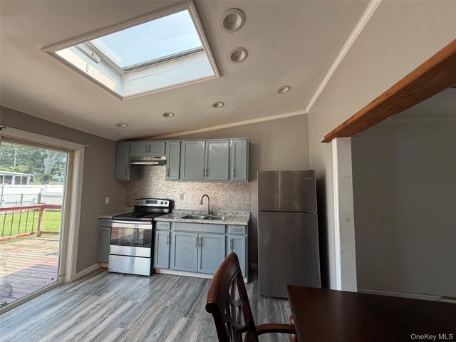 300 Beachview Street, Copiague, NY 11726