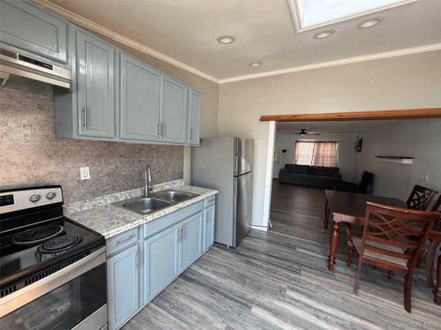 300 Beachview Street, Copiague, NY 11726