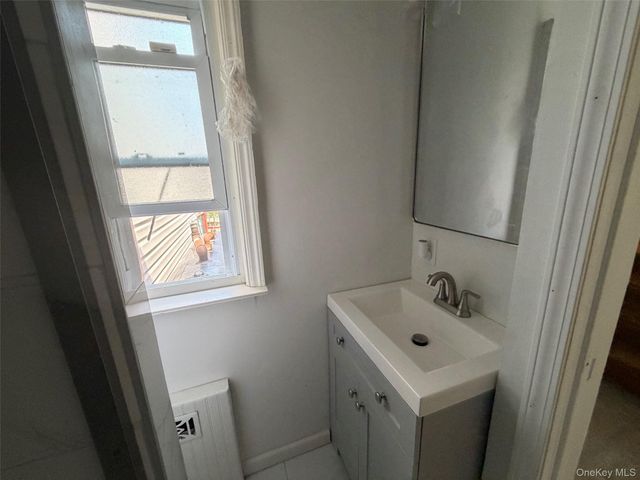 300 Beachview Street, Copiague, NY 11726