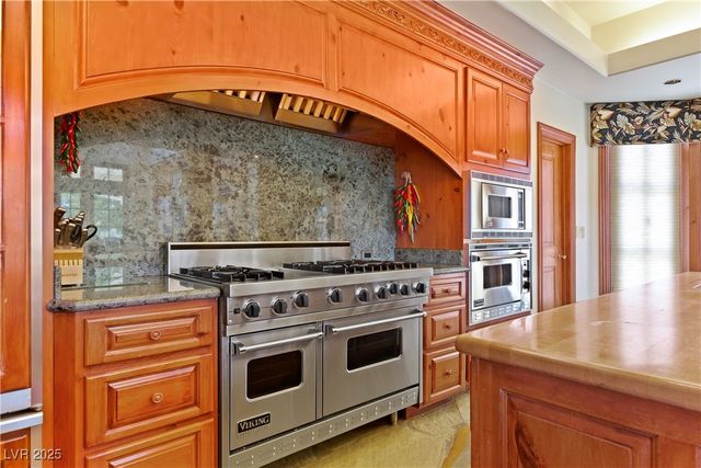 35 Ventana Canyon Drive, Las Vegas, NV 89113