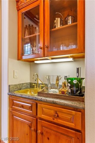 35 Ventana Canyon Drive, Las Vegas, NV 89113