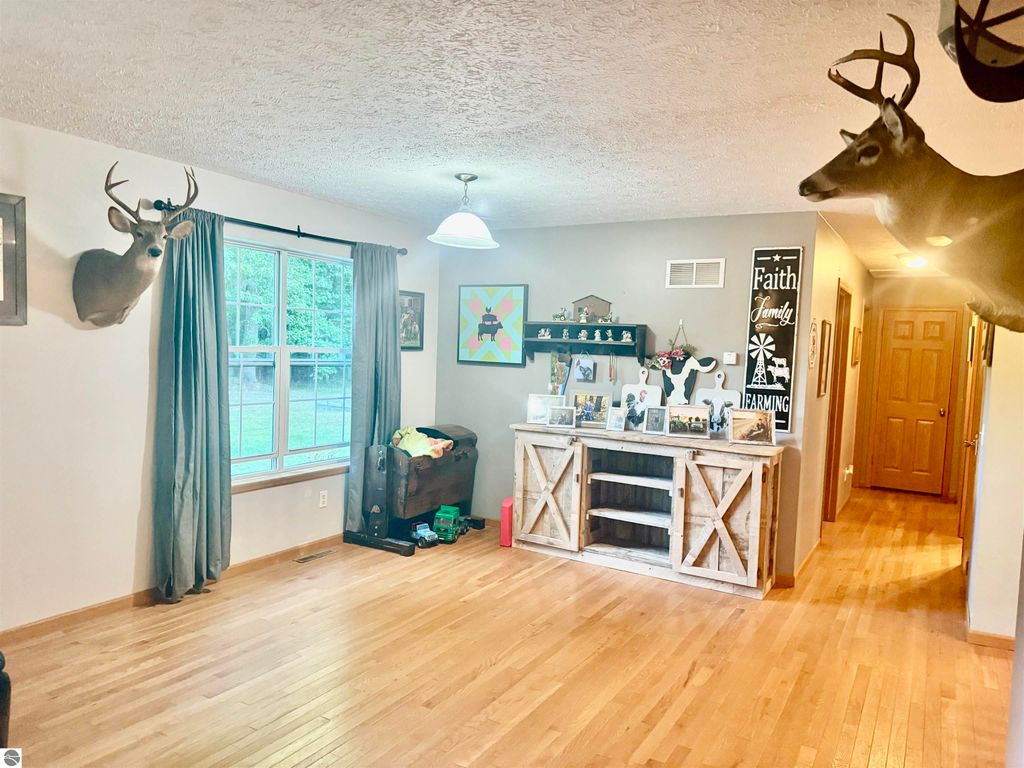 Image 34 of property listing at 587 N Lewis, Shepherd, MI 48883