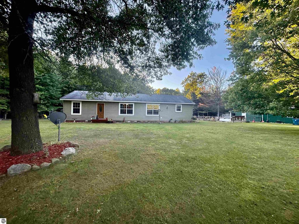 Image 49 of property listing at 587 N Lewis, Shepherd, MI 48883