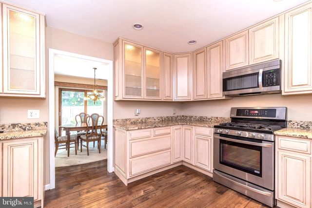 1607 LAKEVIEW CIR, Yardley, PA 19067