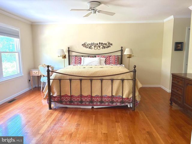 1607 LAKEVIEW CIR, Yardley, PA 19067