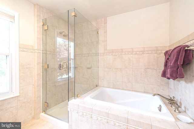 1607 LAKEVIEW CIR, Yardley, PA 19067