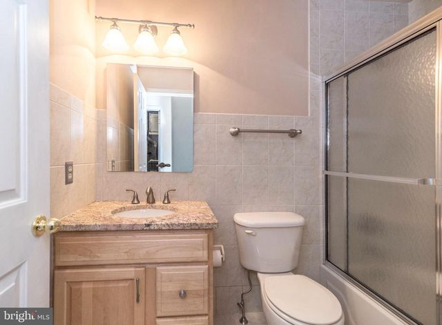 1607 LAKEVIEW CIR, Yardley, PA 19067
