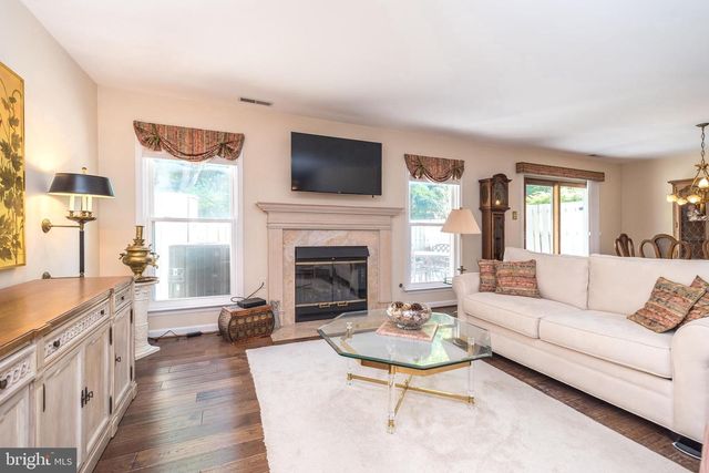 1607 LAKEVIEW CIR, Yardley, PA 19067