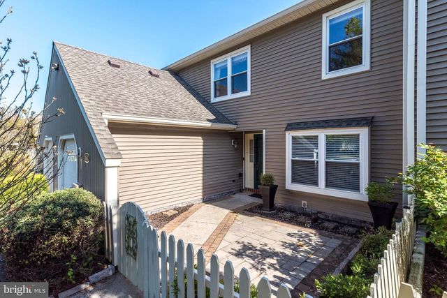 1607 LAKEVIEW CIR, Yardley, PA 19067