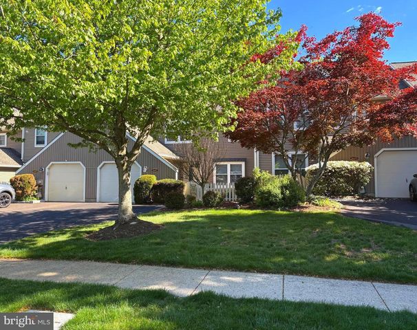 1607 LAKEVIEW CIR, Yardley, PA 19067