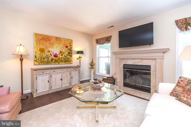 1607 LAKEVIEW CIR, Yardley, PA 19067
