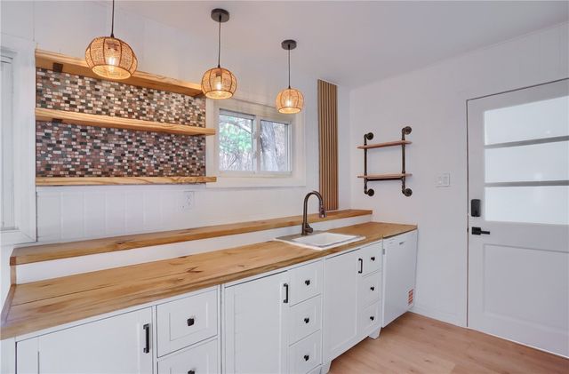 5848 Saltsburg Rd, Penn Hills, PA 15147