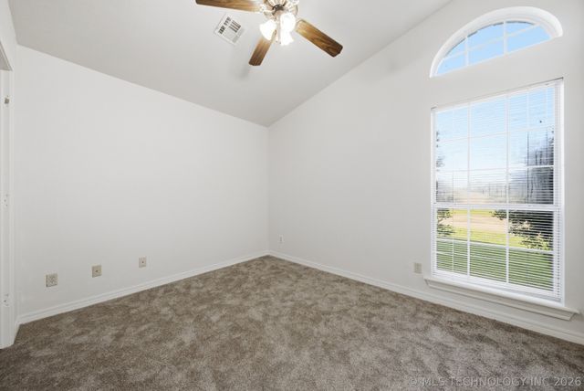 2203 Fieldstone Court S, Okmulgee, OK 74447
