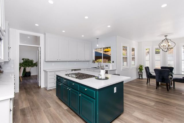 104 Table Rock Ct, Folsom, CA 95630