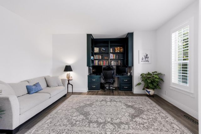 104 Table Rock Ct, Folsom, CA 95630
