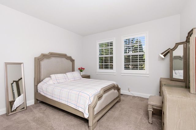104 Table Rock Ct, Folsom, CA 95630