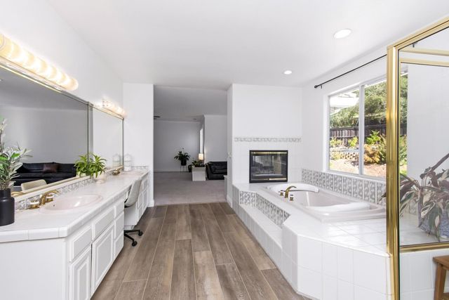 104 Table Rock Ct, Folsom, CA 95630