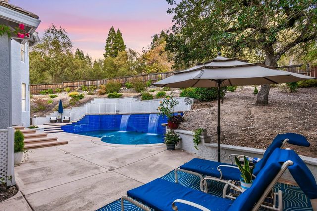 104 Table Rock Ct, Folsom, CA 95630