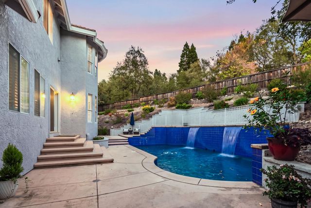 104 Table Rock Ct, Folsom, CA 95630