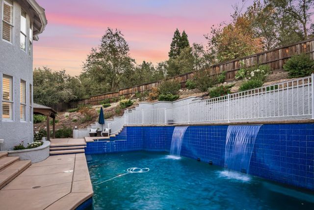 104 Table Rock Ct, Folsom, CA 95630
