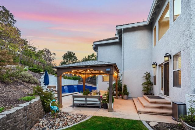 104 Table Rock Ct, Folsom, CA 95630